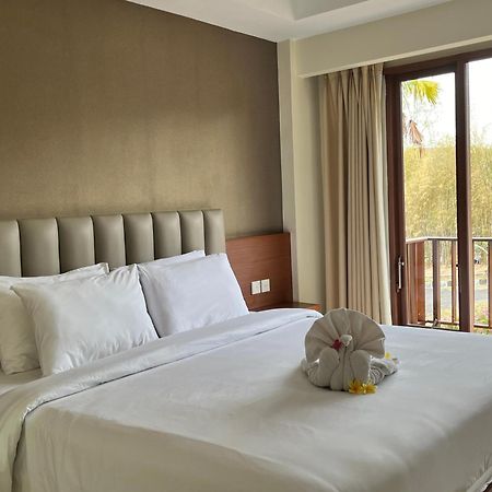 New Kuta Hotel By Lorin Uluwatu Exteriör bild