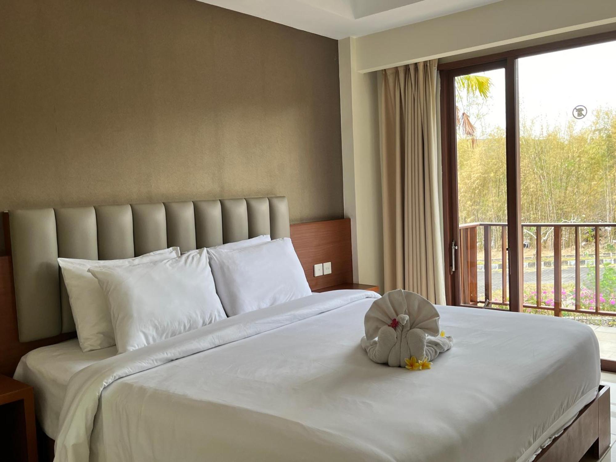 New Kuta Hotel By Lorin Uluwatu Exteriör bild